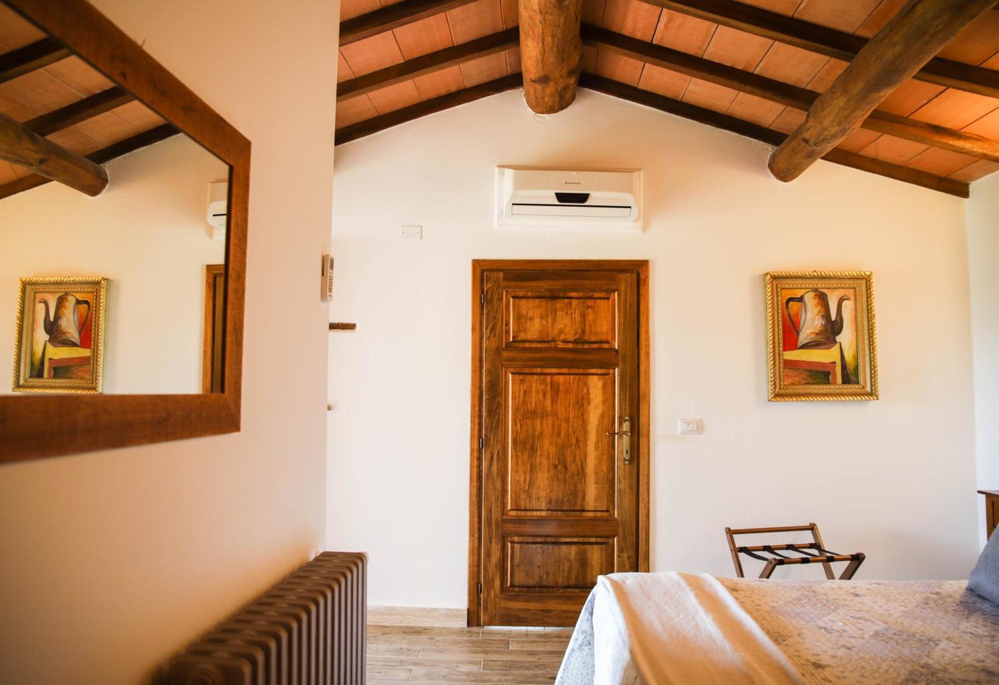 Bio Agriturismo Poggio Aione Сатурния Экстерьер фото